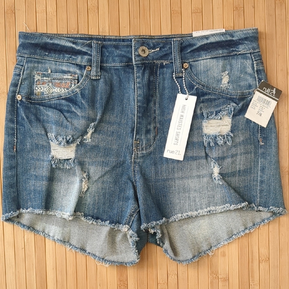 Rue21 Blue Denim High Waisted Distressed Women Junior Shorts, Size 7/8 NEW nwt